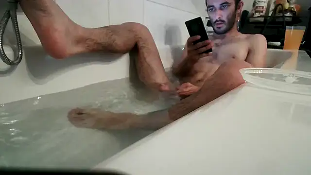 kisandgioni online show from September 14, 2025, 1:33 pm