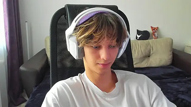 Ostin meow online show from October 10, 2025, 8:37 am