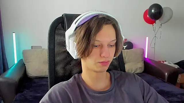 Snapshot of Ostin_meow chatting on January 19, 2026, 5:00 am Ostin meow online show from January 19, 2026, 5:00 am