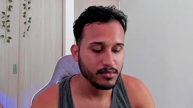 Raf brunette online show from March 6, 2026, 7:31 pm