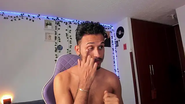 Raf brunette online show from January 12, 2025, 1:05 pm