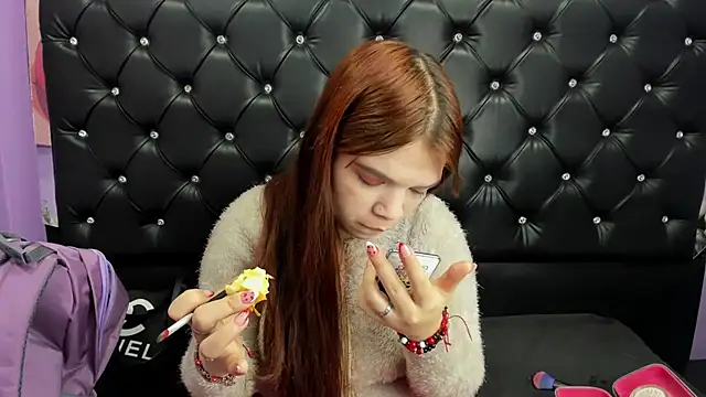 MelanyCarter18 online show from September 24, 2025, 1:50 pm