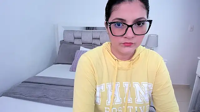 Camilaa bueno online show from May 7, 2026, 10:46 pm