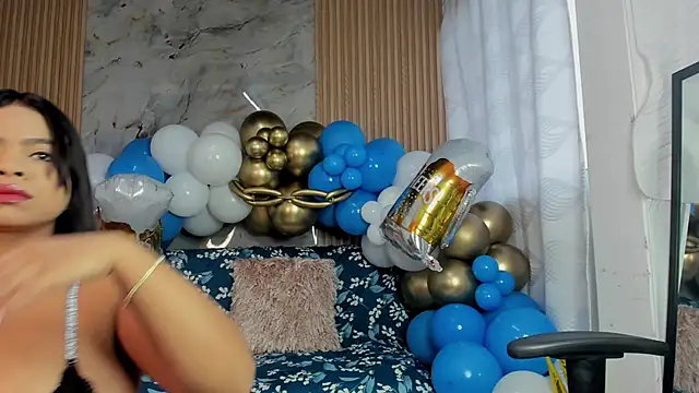 Any topless online show from October 7, 2025, 11:00 am