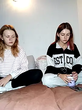 ella grays online show from October 5, 2025, 3:47 pm