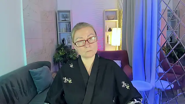 Snapshot of AlexandraKind chatting on October 14, 2025, 8:42 pm AlexandraKind online show from October 14, 2025, 8:42 pm