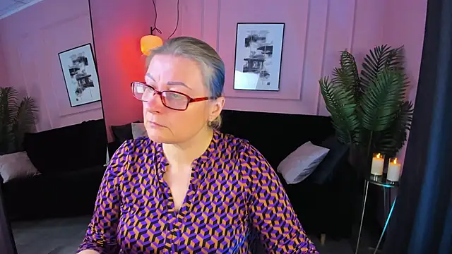 Snapshot of AlexandraKind chatting on October 24, 2025, 1:43 pm AlexandraKind online show from October 24, 2025, 1:43 pm