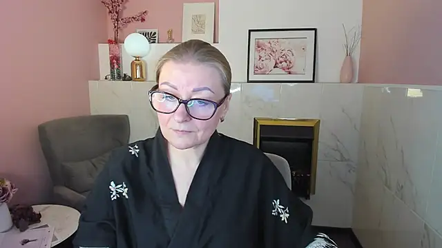 Snapshot of AlexandraKind chatting on March 13, 2025, 9:05 pm AlexandraKind online show from March 13, 2025, 9:05 pm