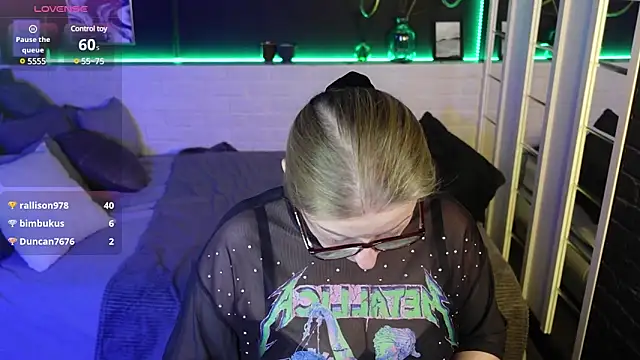 Snapshot of AlexandraKind chatting on March 23, 2025, 2:26 am AlexandraKind online show from March 23, 2025, 2:26 am