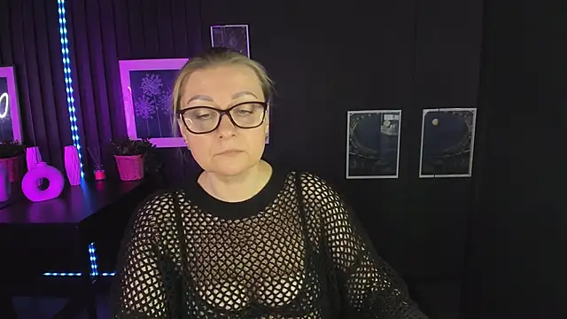 Snapshot of AlexandraKind chatting on March 10, 2025, 4:46 pm AlexandraKind online show from March 10, 2025, 4:46 pm