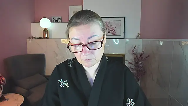 Snapshot of AlexandraKind chatting on November 5, 2025, 1:36 pm AlexandraKind online show from November 5, 2025, 1:36 pm