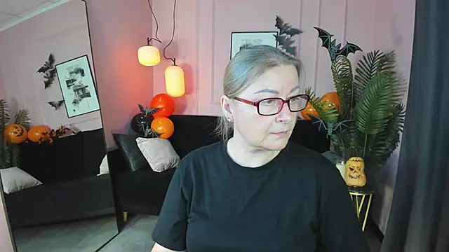 Snapshot of AlexandraKind chatting on October 31, 2025, 8:38 pm AlexandraKind online show from October 31, 2025, 8:38 pm