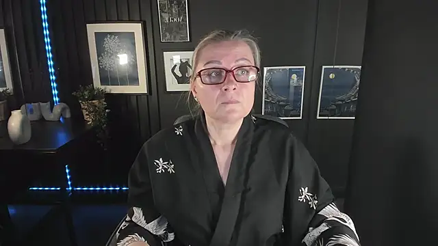 Snapshot of AlexandraKind chatting on September 23, 2025, 2:02 pm AlexandraKind online show from September 23, 2025, 2:02 pm