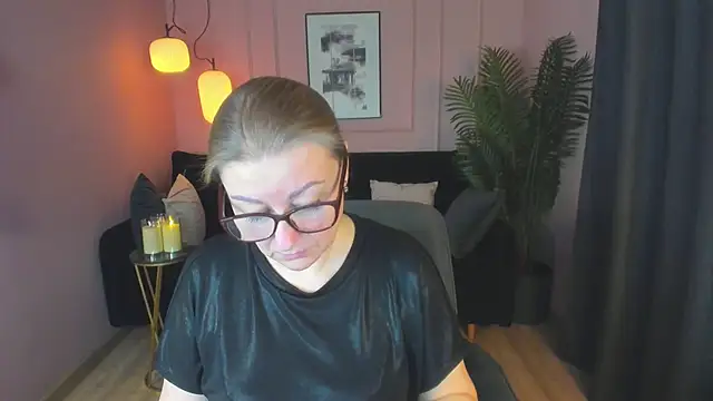 Snapshot of AlexandraKind chatting on March 17, 2025, 1:50 pm AlexandraKind online show from March 17, 2025, 1:50 pm