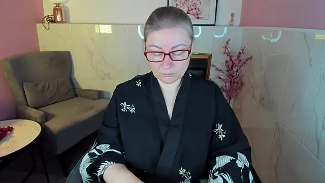 Snapshot of AlexandraKind chatting on November 23, 2025, 1:43 pm AlexandraKind online show from November 23, 2025, 1:43 pm