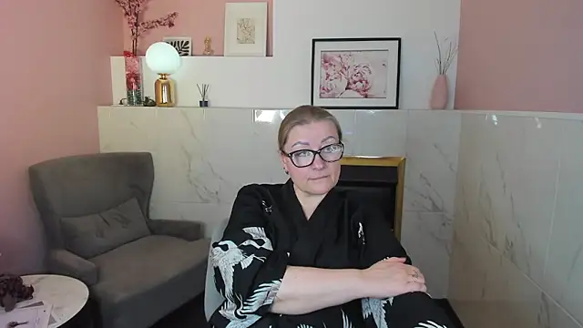 Snapshot of AlexandraKind chatting on March 14, 2025, 12:10 am AlexandraKind online show from March 14, 2025, 12:10 am