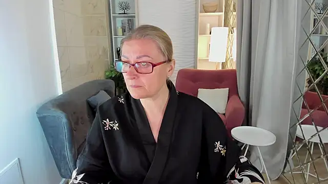 Snapshot of AlexandraKind chatting on October 6, 2025, 8:42 pm AlexandraKind online show from October 6, 2025, 8:42 pm