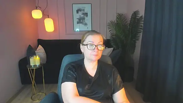 Snapshot of AlexandraKind chatting on March 18, 2025, 2:08 am AlexandraKind online show from March 18, 2025, 2:08 am