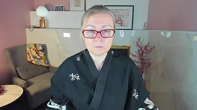 Snapshot of AlexandraKind chatting on October 13, 2025, 1:34 pm AlexandraKind online show from October 13, 2025, 1:34 pm