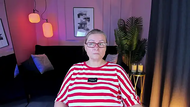 Snapshot of AlexandraKind chatting on September 10, 2025, 1:43 pm AlexandraKind online show from September 10, 2025, 1:43 pm