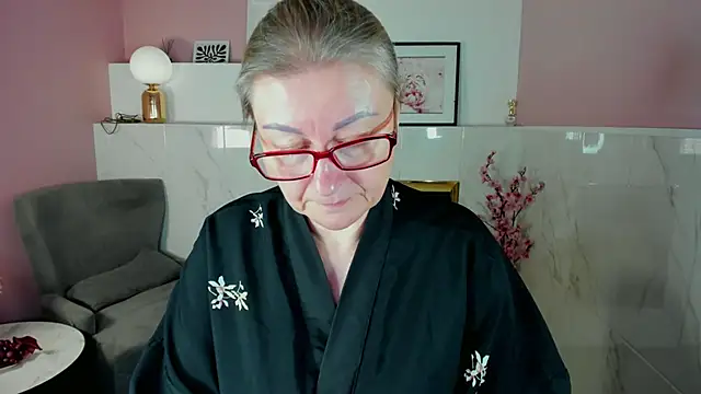 Snapshot of AlexandraKind chatting on October 25, 2025, 1:45 pm AlexandraKind online show from October 25, 2025, 1:45 pm