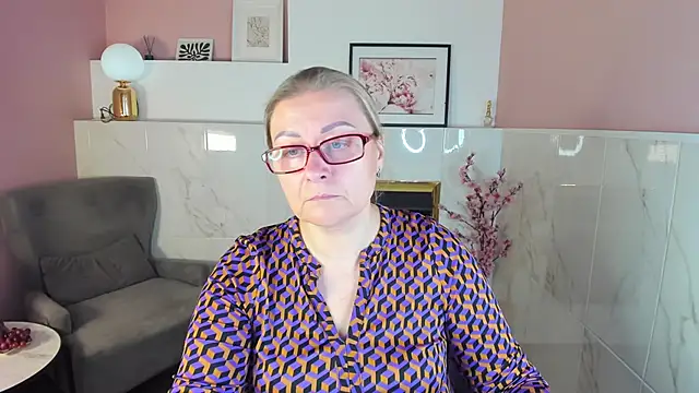 Snapshot of AlexandraKind chatting on October 9, 2025, 1:44 pm AlexandraKind online show from October 9, 2025, 1:44 pm