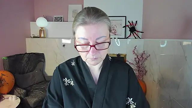 Snapshot of AlexandraKind chatting on October 29, 2025, 1:32 pm AlexandraKind online show from October 29, 2025, 1:32 pm