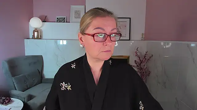 Snapshot of AlexandraKind chatting on September 28, 2025, 1:40 pm AlexandraKind online show from September 28, 2025, 1:40 pm