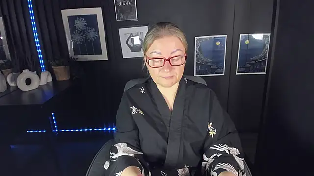 Snapshot of AlexandraKind chatting on October 20, 2025, 1:44 pm AlexandraKind online show from October 20, 2025, 1:44 pm