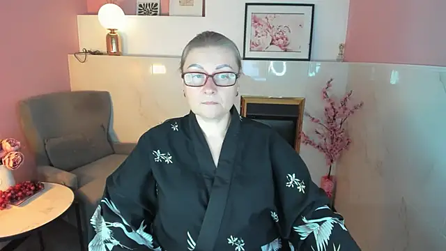 Snapshot of AlexandraKind chatting on November 13, 2025, 8:46 pm AlexandraKind online show from November 13, 2025, 8:46 pm