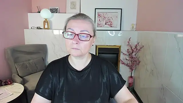 Snapshot of AlexandraKind chatting on September 13, 2025, 1:33 pm AlexandraKind online show from September 13, 2025, 1:33 pm