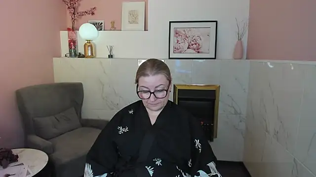 Snapshot of AlexandraKind chatting on March 14, 2025, 3:15 am AlexandraKind online show from March 14, 2025, 3:15 am