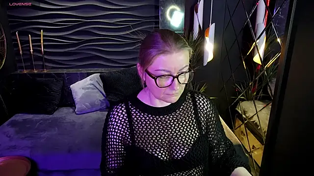 Snapshot of AlexandraKind chatting on March 19, 2025, 4:45 pm AlexandraKind online show from March 19, 2025, 4:45 pm