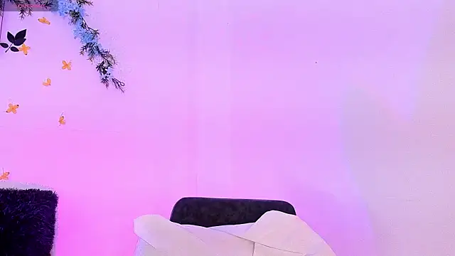  karenestrada online show from October 15, 2025, 6:22 am