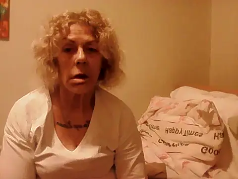 housewife shantie online show from March 7, 2026, 7:52 pm