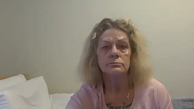 housewife shantie online show from September 26, 2025, 6:53 am