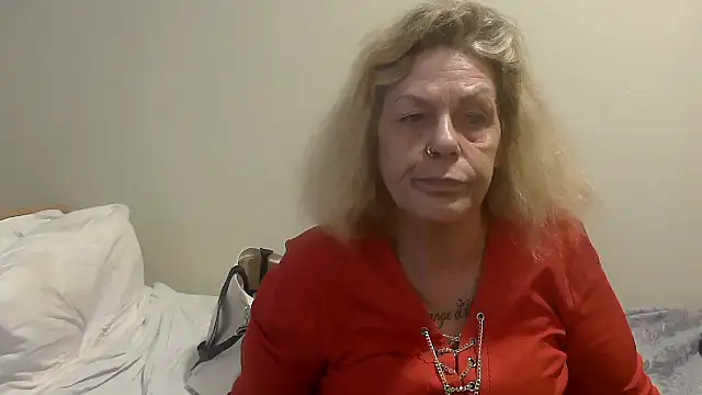 housewife shantie online show from October 2, 2025, 11:13 am