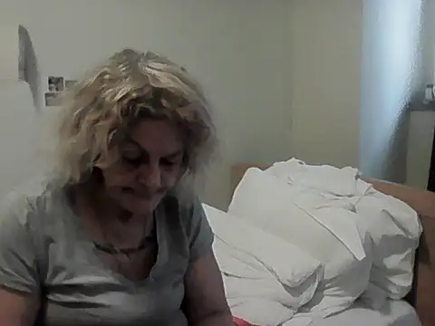 housewife shantie online show from February 28, 2026, 9:42 am