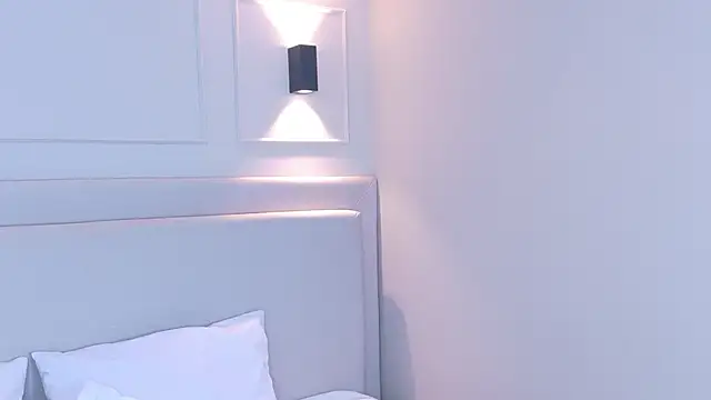 EymiCuper online show from February 19, 2025, 2:11 pm