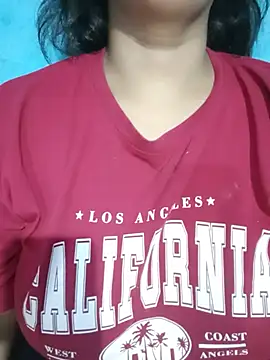 Snapshot of Love-Veronica chatting on June 8, 2026, 6:19 pm Love-Veronica online show from June 8, 2026, 6:19 pm