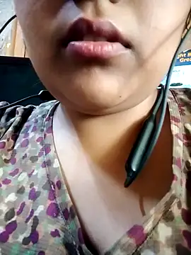 Love-Veronica online show from February 8, 2026, 8:12 am