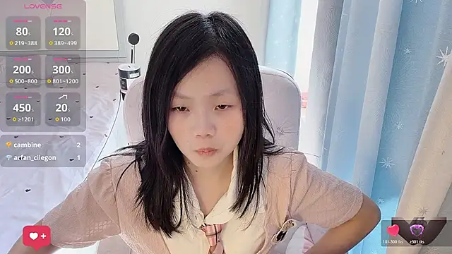 Lena-yyds online show from January 12, 2026, 3:35 am