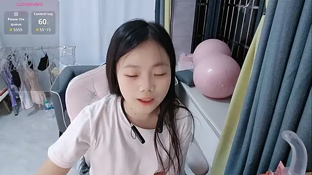 Lena-yyds online show from October 1, 2025, 7:18 pm