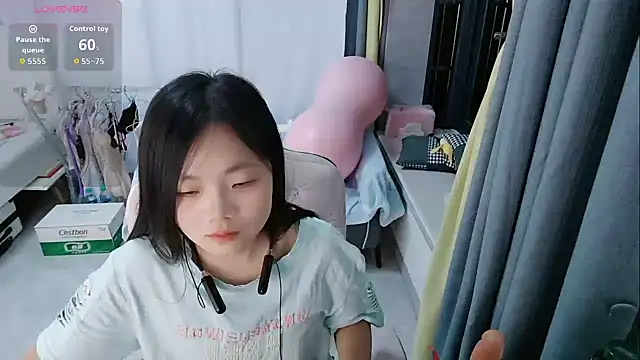 Lena-yyds online show from October 8, 2025, 5:13 pm