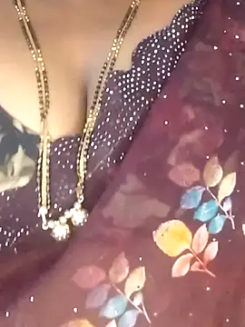 Snapshot of Sexy_Radhikaa chatting on November 29, 2025, 1:39 am Sexy Radhikaa online show from November 29, 2025, 1:39 am