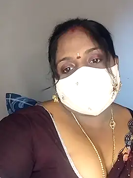 Snapshot of Sexy_Radhikaa chatting on February 27, 2025, 9:29 am Sexy Radhikaa online show from February 27, 2025, 9:29 am