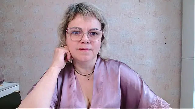 Snapshot of sweetsunset11 chatting on April 20, 2026, 1:03 pm sweetsunset11 online show from April 20, 2026, 1:03 pm
