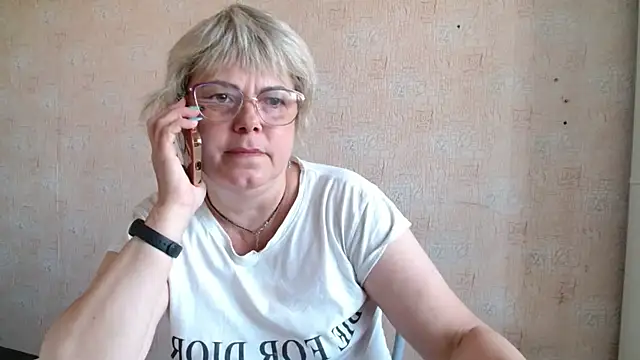 sweetsunset11 online show from September 22, 2025, 4:07 am