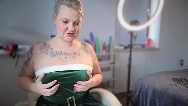 Inked blondi online show from December 20, 2025, 1:14 pm