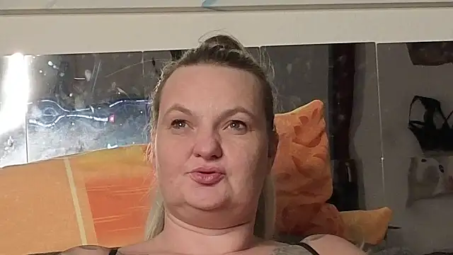 Inked blondi online show from October 7, 2025, 2:01 am